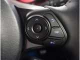 ハンドルから手を放さずに操作出来ますので、安全運転にもつながりますね