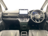 いつでも気持ちよく運転できて、使い勝手のいい収納や体をケアするシート、細部にまでこだわったインテリア♪