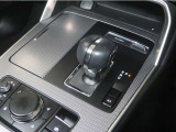 【電動サイドパーキング】便利な電動式パーキングブレーキ(オートホールド機能)付♪渋滞や信号待ちで長く停車する時も、ペダルから足を離しておくことが出来ますので、足が疲れにくいです!