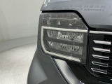 LEDヘッドライトは、点灯の瞬間から最大光量を発揮し、突然暗くなるトンネルなどでの安定感を高めます。