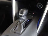 電動パーキングブレーキ・ブレーキホールドを装備してます。ホールド機能は信号待ちが多い一般道で疲労軽減になり、大好評です!