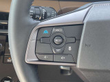 日産先進技術《プロパイロット搭載!》高速走行時などのロングドライブに一役買うのがクルーズコントロール機能です♪足をアクセルとブレーキから離しても、設定したスピードで自動で走ってくれます☆