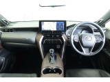 【まるまるクリーニング】内装工程では、中古車を気持ちよくお乗りいただけるよう清掃しております。シートの洗浄はもちろん、ニオイの元となるフロアカーペットまで洗浄・消臭を実施。
