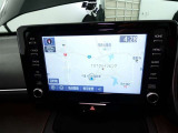 【ディスプレイオーディオ】・・・大型ディスプレイに各種オーディオ機能(AM/FMチューナー、Bluetooth対応)とスマートフォン連携機能を搭載。