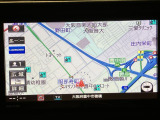 ダイハツ純正ナビゲーションを装備しています☆TVは画像がきれいなフルセグになっていてスマホに入っている音楽もBluetoothで繋いで楽しんでいただけます☆