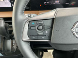 プロパイロット搭載。高速道路でドライバーに代わってアクセル、ブレーキ、ステアリングを自動制御します。