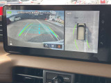 アラウンドビューモニターです☆車の前後左右にカメラがついており駐車時には上から車を見たような画面が見れますので、4方向の状況を確認することができる便利な機能です☆