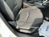 シートリフター付きなので様々な体格の方が運転できます!