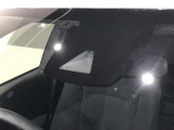 事故安全防止のためのドライバーサポート機能です。自動被害軽減ブレーキ、車線逸脱防止装置、自動ハイビームなどが付いています。今の時代にはぜひ欲しい装備ですよね♪