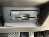 ビルトインETCがあればストレスなく料金場を通過できます。またカードが入れっぱなしになっていてもカードが直接見えないので安心です。あと小銭がたくさん増えることなく、キャッシュレスでらくらく!