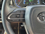 ステアリングスイッチ付きで運転中、前方から目線をそらすことなく、オーディオ等の操作が可能です!
