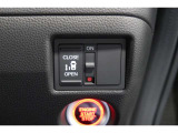 【左電動スライドドア】力を入れずにラクラクドア開閉♪左側電動スライドドア装備車両◎右側スライドドアは手動開閉です。狭い駐車場での乗り降りもラクラク♪挟み込み防止機構装備でお子様の乗り降りも安心◎