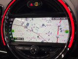●純正ナビ:一体感のあるナビは、高級感ある車内を演出してくれます。オーディオ機能も充実しておりますので、運転もより楽しめます♪