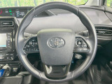 【純正革巻きステアリング】上質な革を使用することで、手にしっかり馴染みとても運転しやすいハンドルです♪