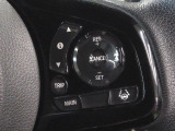 アダプティブクルーズコントロール(ACC)を装備。設定した車速内で前走車との適切な車間距離を維持しながら追従走行し、高速道路でのドライバーの運転負荷を軽減してくれるので長距離ドライブも楽々です