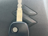 【キーレス】少し離れた場所からでもボタン一つでドアの開錠・施錠ができるのでとっても便利!ドアの鍵穴周りに傷をつけることもありません♪