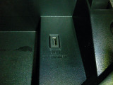 便利な充電用USBジャックも付いています。