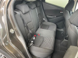 コンパクトカーですが、セカンドシートは十分な広さがあり快適にお乗りいただけます♪シートを倒して大きな荷物を積んだりと、用途の幅が広い1台です。