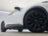 【純正21インチアルミホイール】外観にマッチした純正アルミホイールを装着しております。各種社外アルミホイールや、スタッドレスタイヤも取扱いしております。是非ご相談ください♪