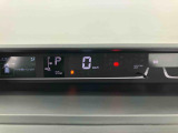 3.「認定中古車カルテ」は、走行距離や修復歴に加えてキズ・凹みの有無・状態や消耗品の交換、過去の整備状況がわかります。
