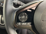 ステアリングにオーディオ操作スイッチが付いています。オーディオ画面に直接タッチしなくても操作が出来ますので、運転に集中できます。