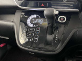 操作が簡単なシフトレバーですのでストレスなく運転が出来ますよ!