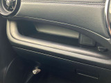 ゆったりとくつろげる運転席です。