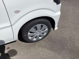 ☆お車についた傷やヘコミ、事故の修理もハヤシにお任せください。自社鈑金工場で修理ができますの安心です☆