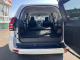 リヤシートを倒せば、さらに大きなお荷物が積めて大活躍します!