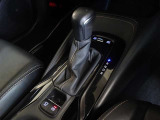 電動パーキングブレーキ・ブレーキホールドを装備してます。ホールド機能は信号待ちが多い一般道で疲労軽減になり、大好評です!