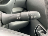 トンネル進入時や暗くなれば自動点灯するオートライトです。