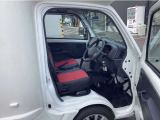 【ニオイについて】 タバコや芳香剤、ペット歴を含めた車内のニオイに関しては感じ方に個人差がある為、実車にてご自身でご確認頂いております。WEB表記より実車を優先させて頂きますのでご了承下さい。