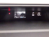 とっても見やすいメーターです。夜間時はラグジュアリーな気分にさせてくれる照明が魅力ですので、夜のドライブも楽しみになりますよ♪