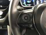 ステアリングスイッチ付き。前方から目を離すことなく操作することが可能です。
