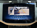 360&deg;カメラシステムを装備。車両周囲を確認しやすく、駐車時の安心感を高めます。
