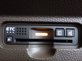 ■【ETC車載器】が装備されています。セットアップをしてお渡しとなり、ETCカードを差し込むだけで高速道路の利用が可能です。