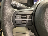 ステアリングにオーディオ操作スイッチが付いています。オーディオ画面に直接タッチしなくても操作が出来ますので、運転に集中できます。