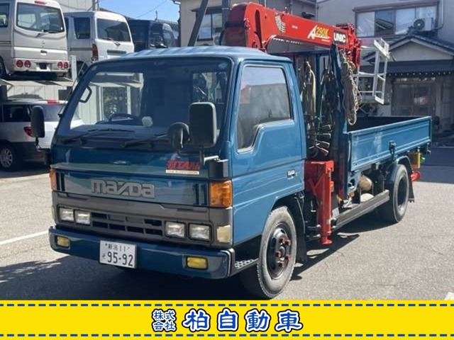 タイタン クレーン UNIC4段