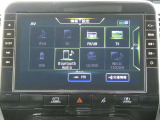 純正10インチメモリーナビです。 ラジオ、CD・フルセグTV、Bluetoothオーディオ接続が利用可能です。
