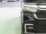 LEDヘッドライトは、点灯の瞬間から光量を発揮し、突然暗くなるトンネルなどでの安定感を高めます。