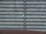 運転視界の遠方上方に虚像を投影することで前を見ながら情報の視認ができます。本当にドライバーが必要な情報を適切に伝え、楽しんで頂くことを考えた新世代装備です。※虚像は2.6m前方に浮かぶイメージです。