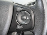 ◆アダプティブクルーズコントロール◆予め設定した車速内でクルマが自動的に加減速。前走車との適切な車間距離を維持しながら追従走行します。【LKAS】車線維持支援システムでステアリング操作を支援。