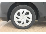 純正なので車に似合うデザインになっていますね。スタッドレスタイヤもご相談下さい。