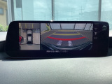 狭い場所での駐車やすれ違いなどでより的確な運転操作に役立つ360&deg;ビューモニターが装備されています。