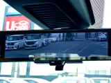インテリジェント ルームミラーです。車両後方のカメラ映像をミラー面に映し出します。