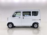 色は人気のシロです。