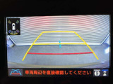 バックモニターつきですから車庫入れもラクになりますね。とても便利でうれしい安全装備です(^^♪