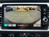 バックモニター装備。画面にて後方の確認が行えるので、バック駐車や車庫入れの際には重宝します。車の運転に慣れない方でも安心のガイドライン表示機能付。
