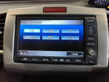 センターディスプレイが装備されております。AM/FMラジオがご利用いただけます。
