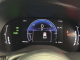 一目で今出ている速度が分かるデジタルメーターを採用しており、うっかりのスピード超過も減りますよ